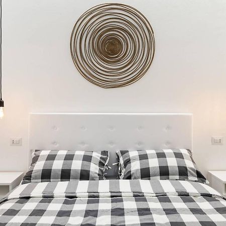 Апартаменты Modern And New Flat In Duomo Area Милан Экстерьер фото